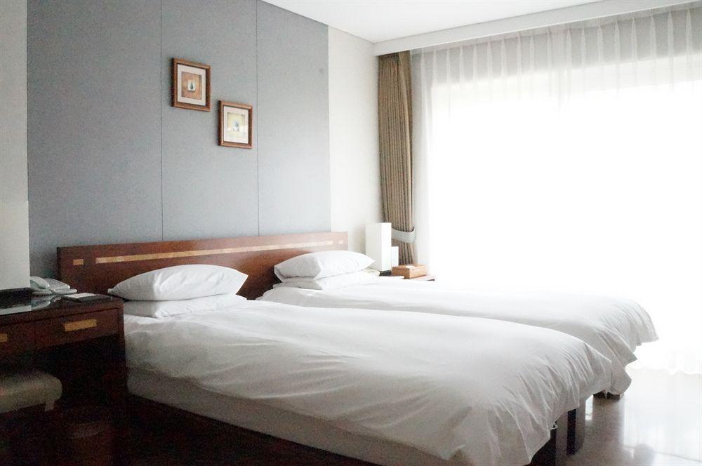 The Seaes Hotel & Resort Согвипхо Экстерьер фото