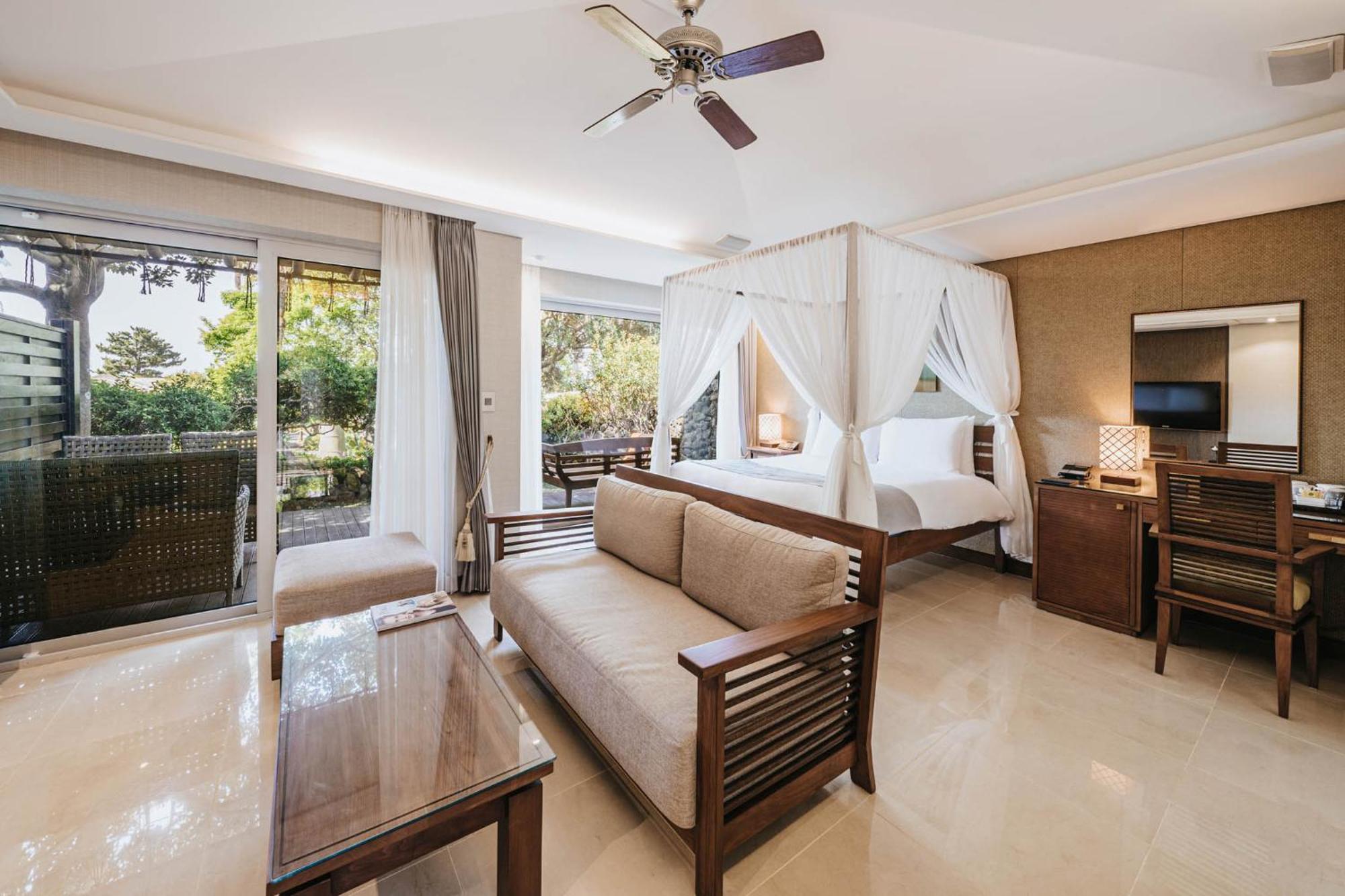 The Seaes Hotel & Resort Согвипхо Экстерьер фото