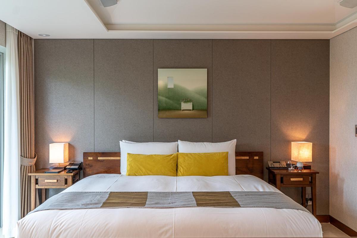 The Seaes Hotel & Resort Согвипхо Номер фото
