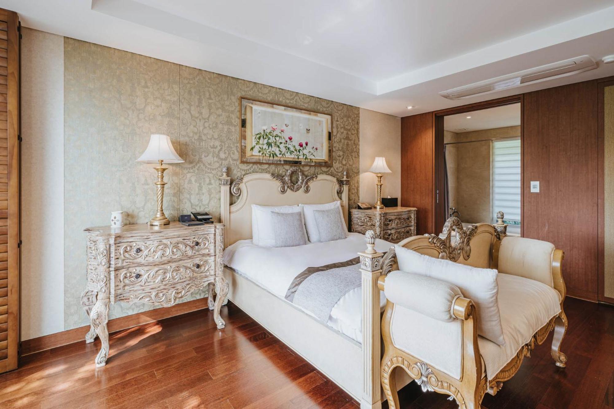 The Seaes Hotel & Resort Согвипхо Номер фото