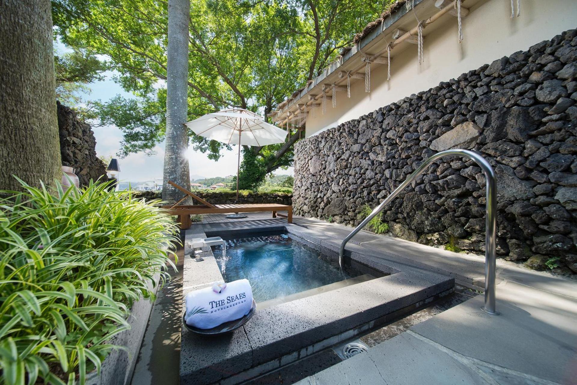 The Seaes Hotel & Resort Согвипхо Экстерьер фото